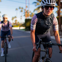 Café du Cycliste Petra Women's Superlight Gilet Windweste Peacock Blue
