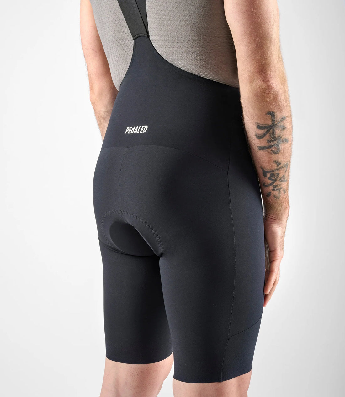 Pedaled Element Lightweight Bib Shorts Trägerhose Black