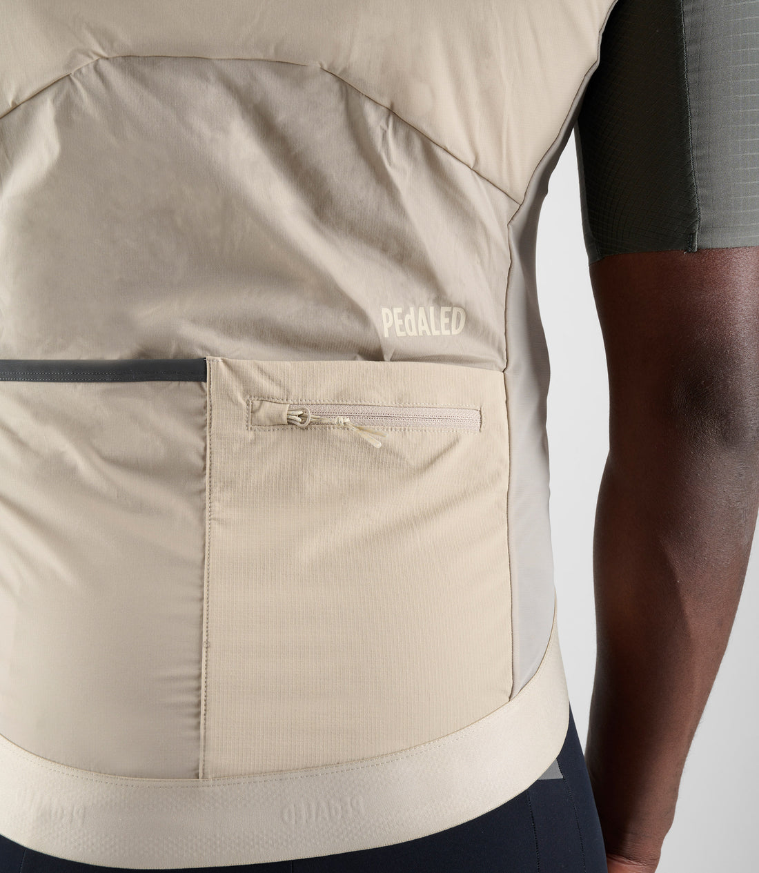 Pedaled Odyssey Insulated Vest Thermo Weste Beige