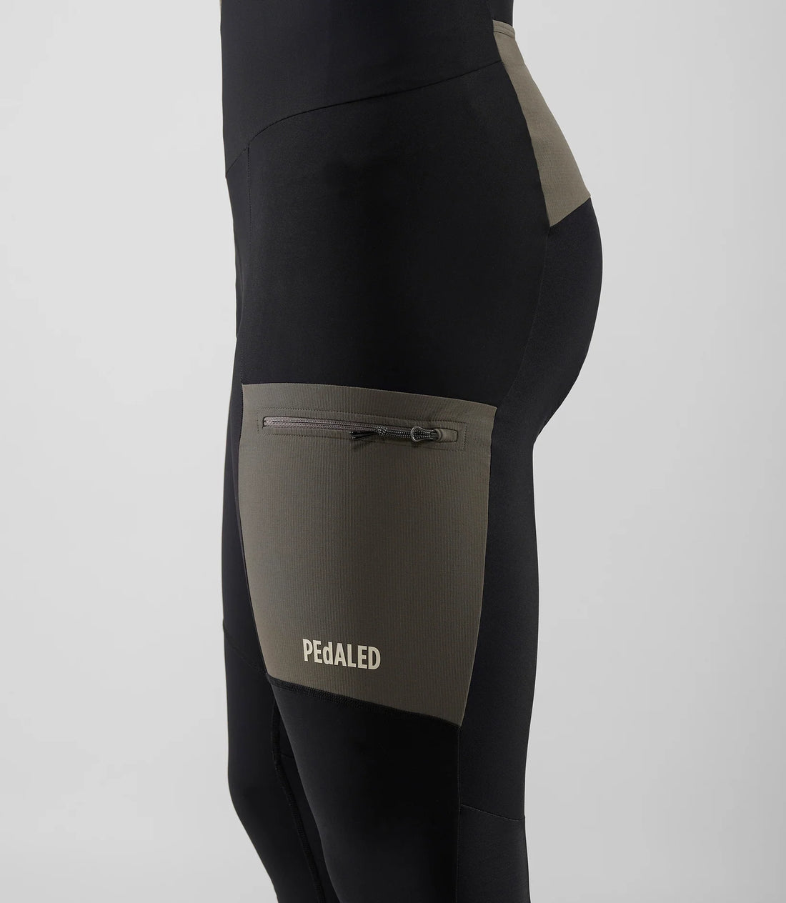Pedaled Odyssey Tight Thermo Trägerhose Black
