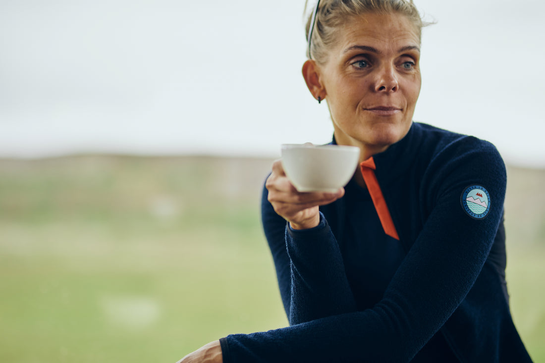 Café du Cycliste Marguerite Women's Long Sleeve Merino Cycling Jersey Radtrikot Navy
