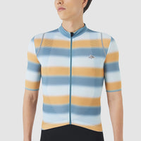 Café du Cycliste Mona Men's Superlight Jersey Radtrikot Deep Water Sunflower