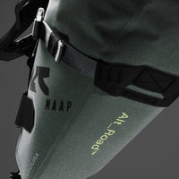 Maap x Apidura Saddle Pack Fahrrad-Satteltasche Loam