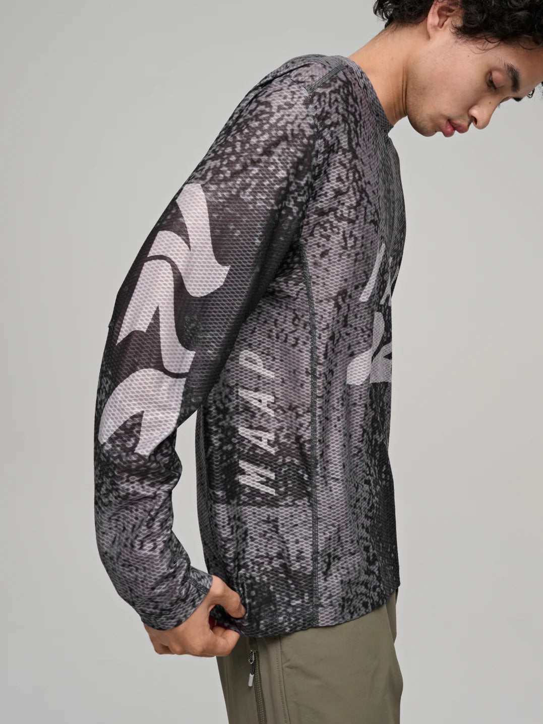 Maap Unisex Alt_Road™ Mesh Tee T-Shirt langarm Silver Black