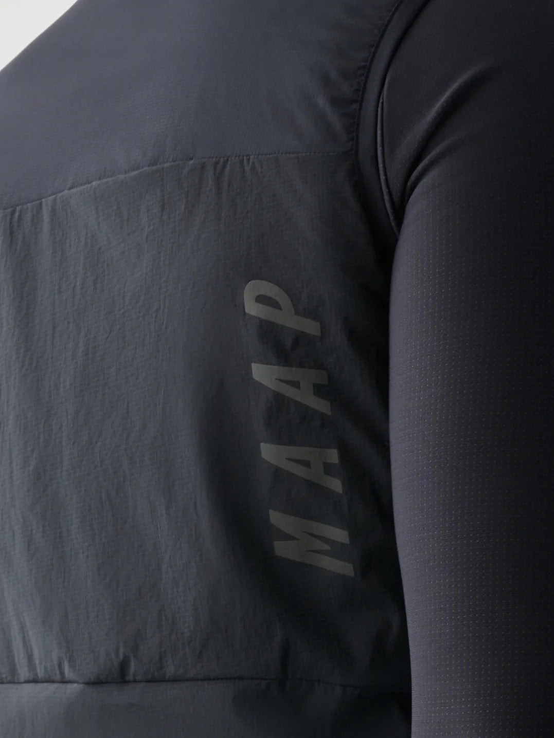 Maap Women's Flow Insulated Vest Windweste Jet Black