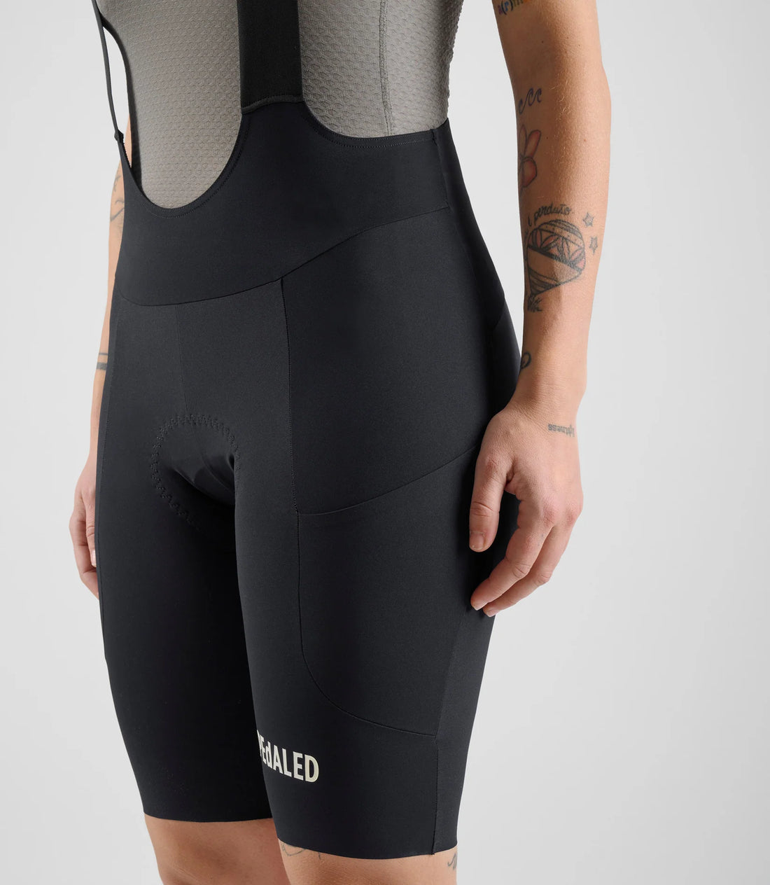 Pedaled Element Lightweight Women's Bib Shorts Trägerhose Black