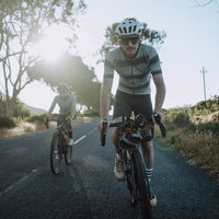 Café du Cycliste Mona Men's Superlight Jersey Radtrikot Anthracite/Agave
