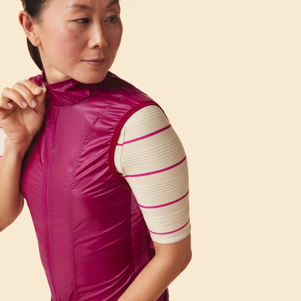 Café du Cycliste Petra Women's Superlight Gilet Windweste Fuchsia