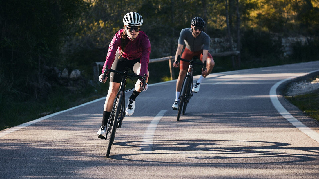 Café du Cycliste Petra Women's Superlight Windjacket Radjacke Fuchsia