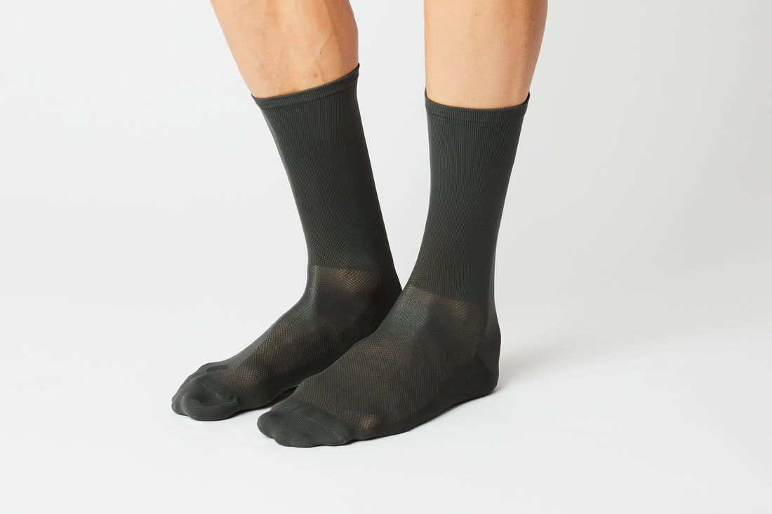 Fingercrossed Classics Socks Chaussettes de vélo Asphalt