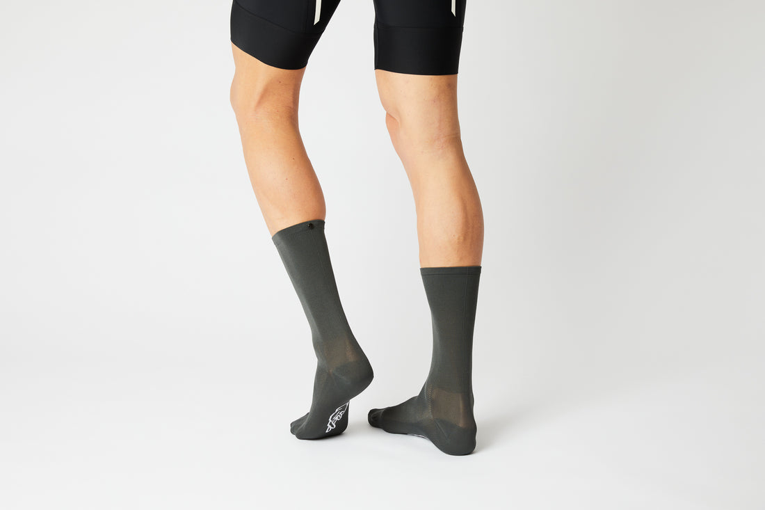 Fingercrossed Classics Socks Chaussettes de vélo Asphalt