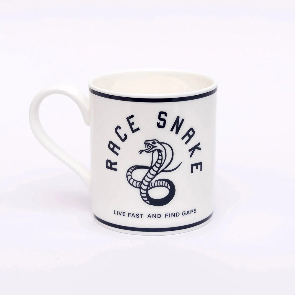 Tasse de serpent de course cycliste faite à la main