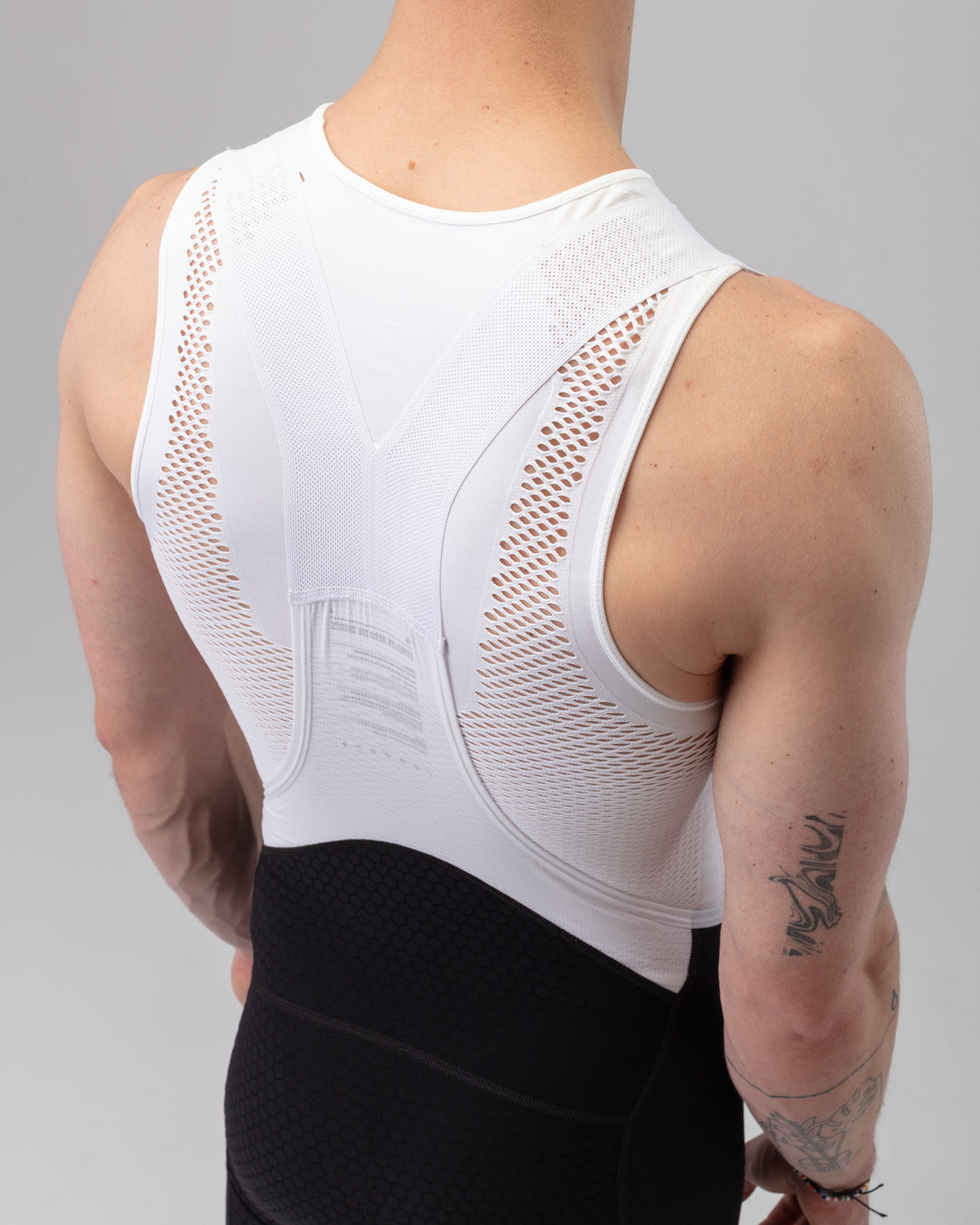 Isadore Echelon Aero Bib Shorts Trägerhose Black White