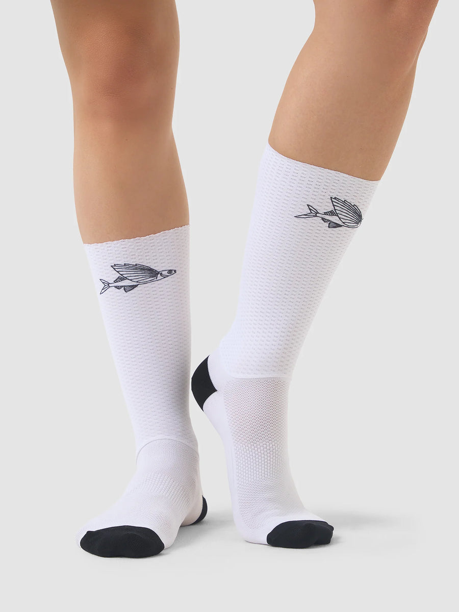 Café du Cycliste Aero Socks Aero Radsocken Flying Fish White