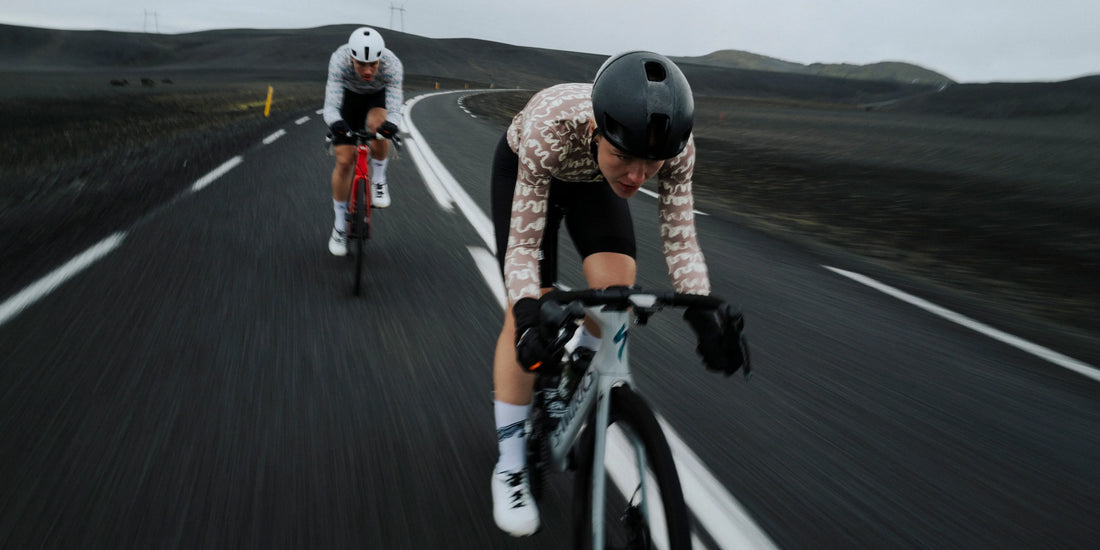 Café du Cycliste Constance Women's Midweight Jersey Radtrikot langarm Oyster Grey / Naples Yellow