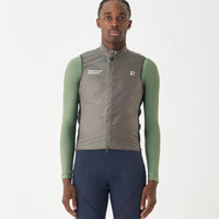 Universal Colours Spectrum 2.0 Lightweight Unisex Gilet WindwesteIridescent Green/Red