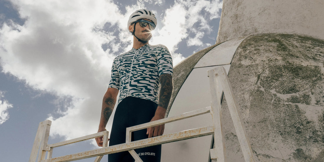 Café du Cycliste Men's Superlight Jersey Laurette Radtrikot Stars / Dark Sea