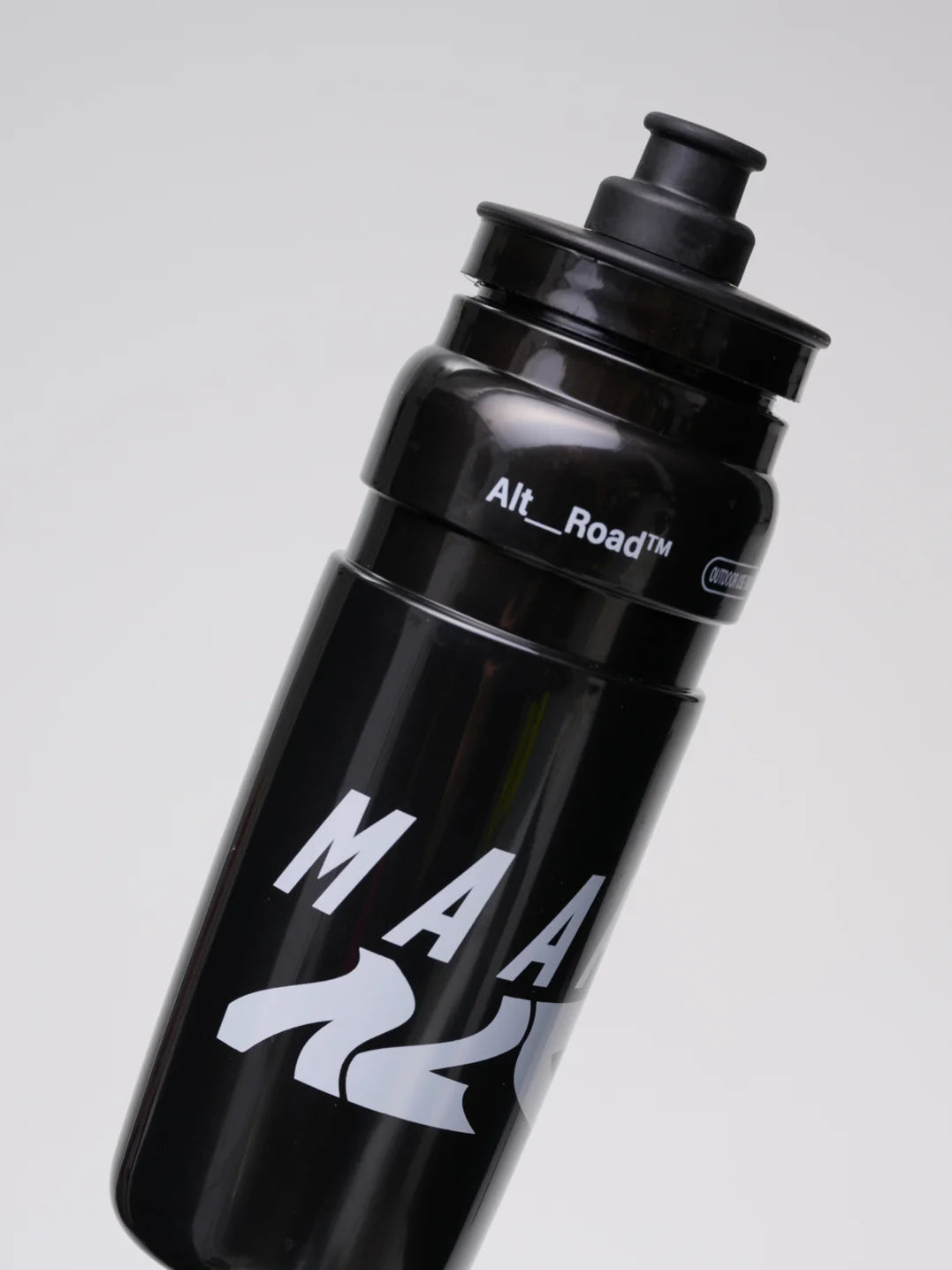 Maap Alt_Road™ Bottle Large Water Bottle 765 ml Trinkflasche Black/Silver