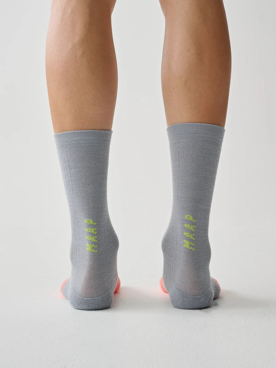 Maap Division Merino Sock Merino Radsocken Alloy/Tangelo