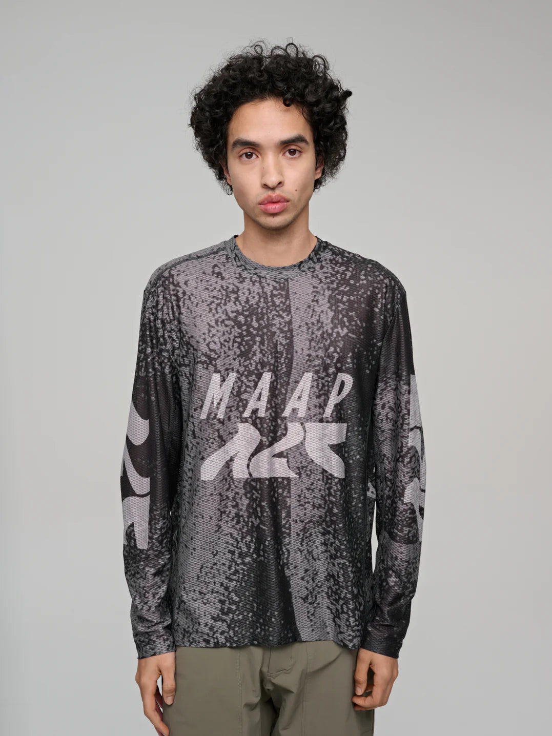 Maap Unisex Alt_Road™ Mesh Tee T-Shirt langarm Silver Black