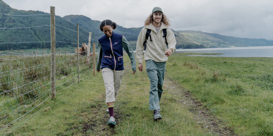 Café du Cycliste Cyrielle Unisex Fleece Gilet Navy