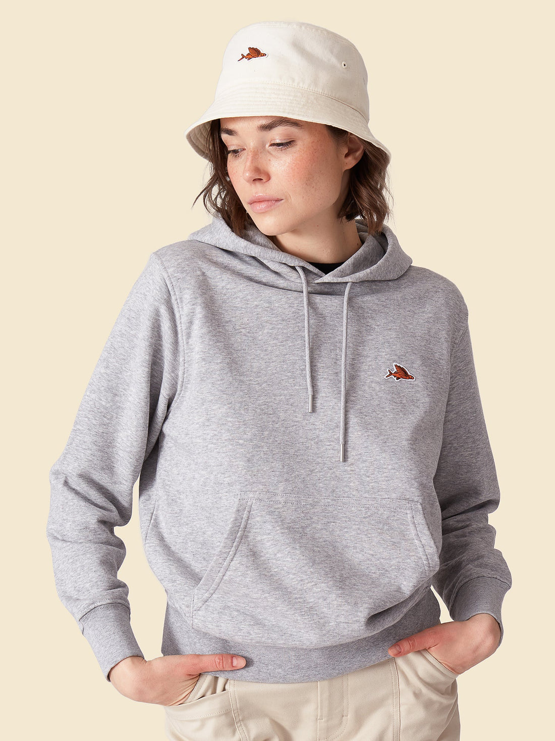 Café du Cycliste Rolande Unisex Cotton Hoodie Baumwoll-Hoodie Grey Melange