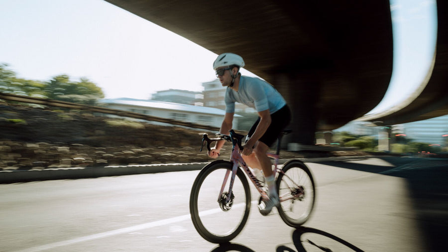 Maglia da ciclismo superleggera Café du Cycliste Christelle da uomo azzurra