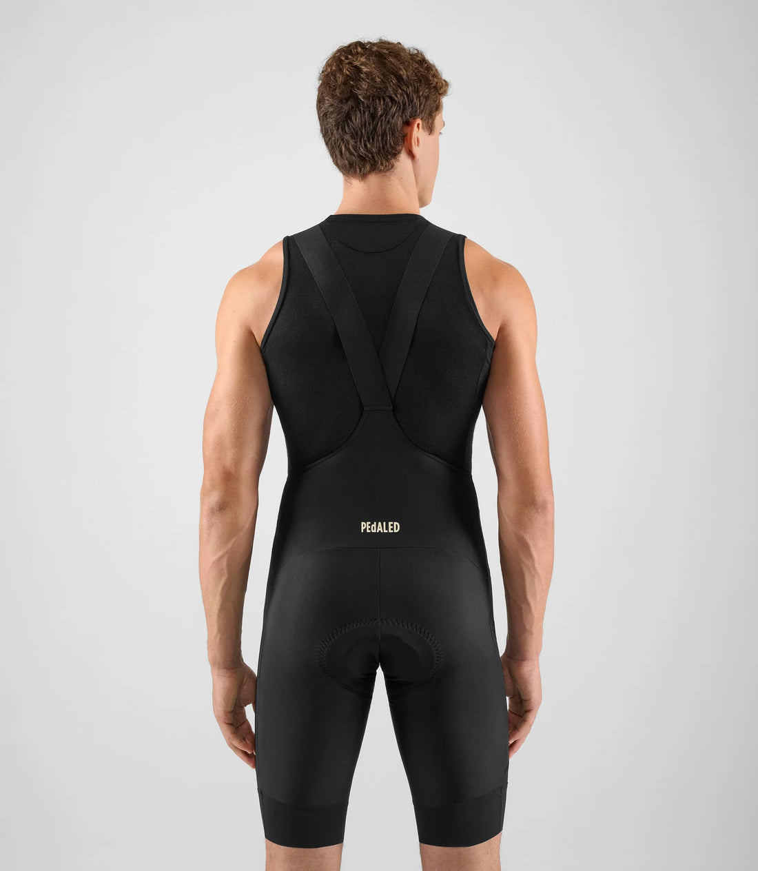Pedaled Element Thermo Bib Shorts gebürstete kurze Trägerhose Black