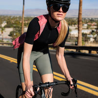 Pantaloncini con bretelle Release da donna Café du Cycliste Sophie Agave-verde